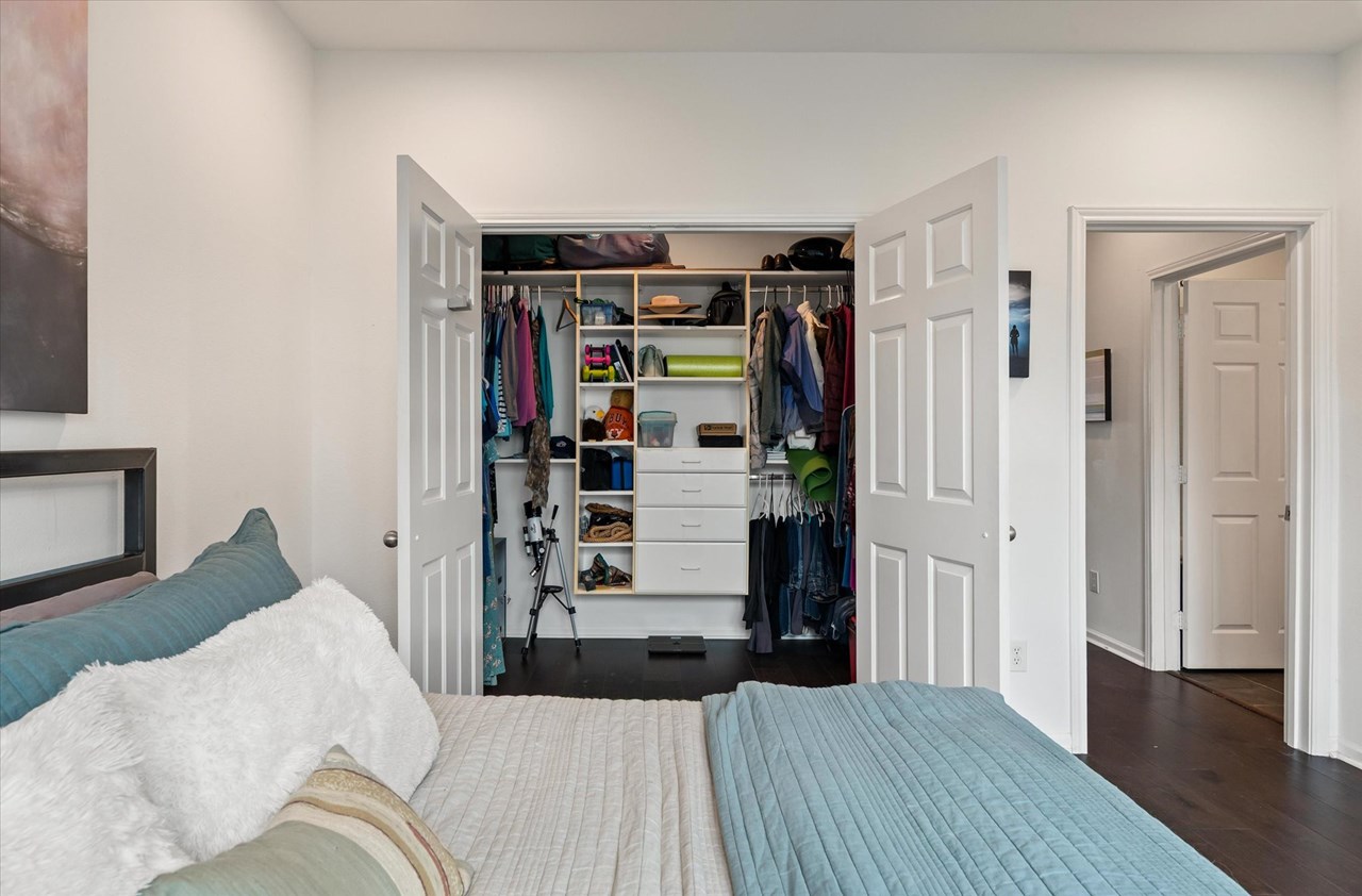 huge custom designed closet the picture does not show how huge this closet really is!!!